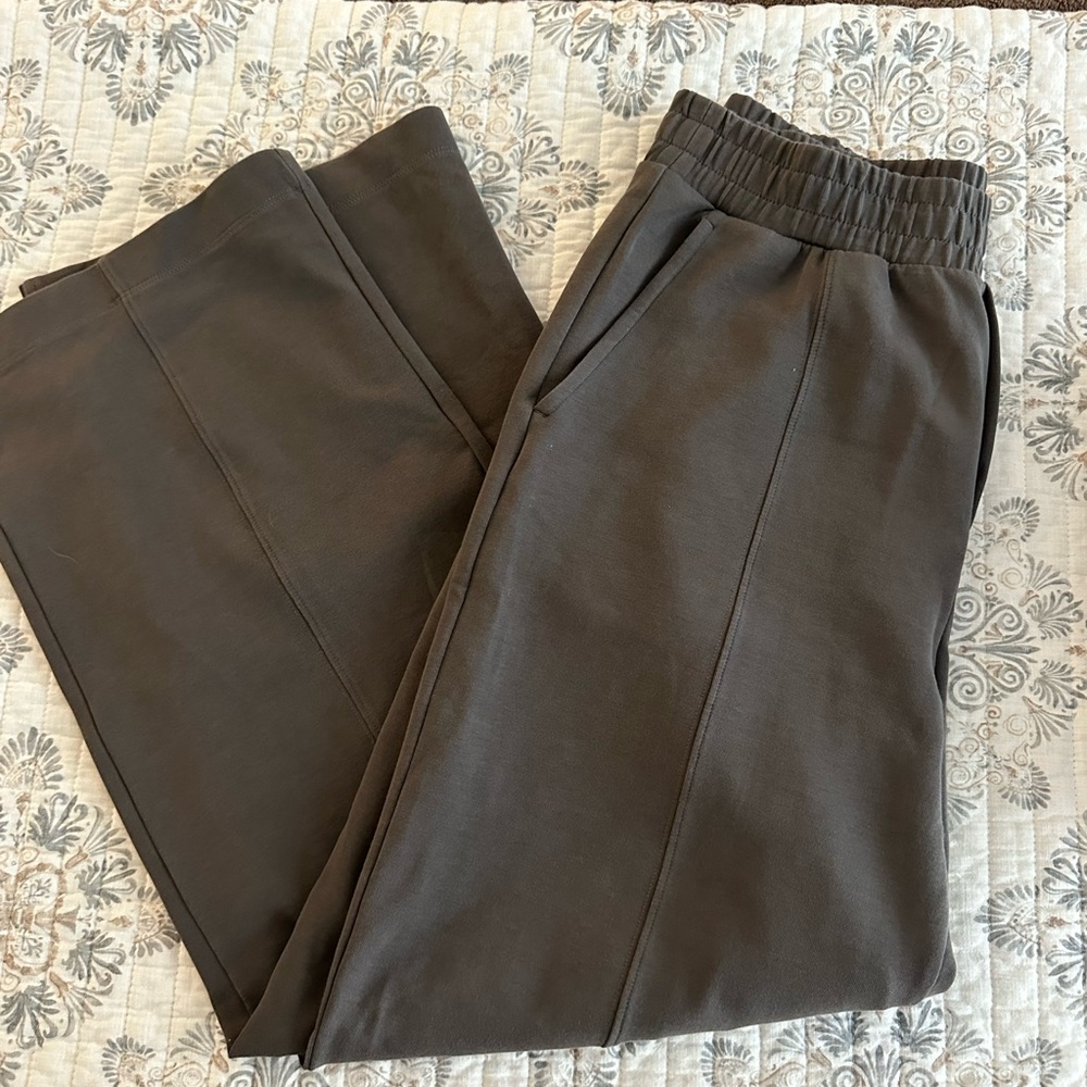 Old navy wide leg dynamic fleece sweatpants